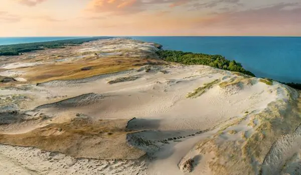 web_lit_curonian-spit_600x350_shutterstock-id1468440356